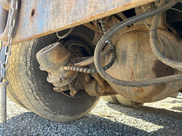 2006-international-7400-image-26