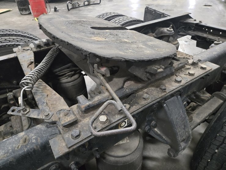 2015-kenworth-t680-image-28