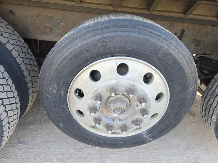 2012-international-7600-image-72