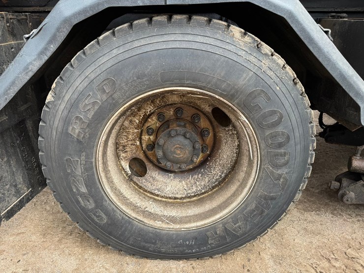 #2168-•-2001-sterling-4x2-snow-plow-truck-image-77