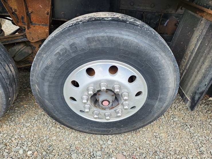 2014-kenworth-t800-image-47