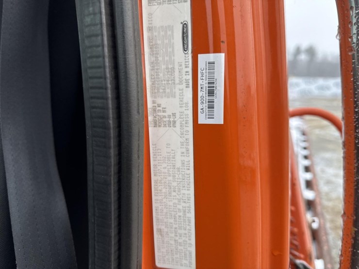 2016-massey-ferguson-8-image-56