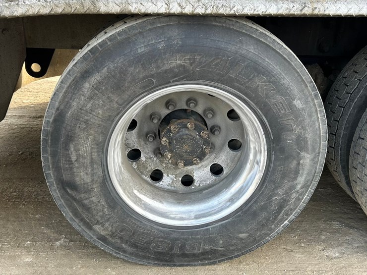 #2237-•-2006-mack-tri-axle-concrete-placement-truck-image-91