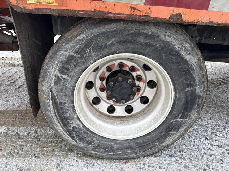 2016-massey-ferguson-8-image-50