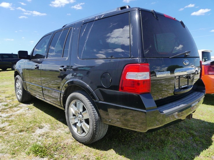 2010-ford-expedition-image-4