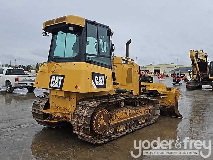 2014-caterpillar-d6k2-xl-image-4