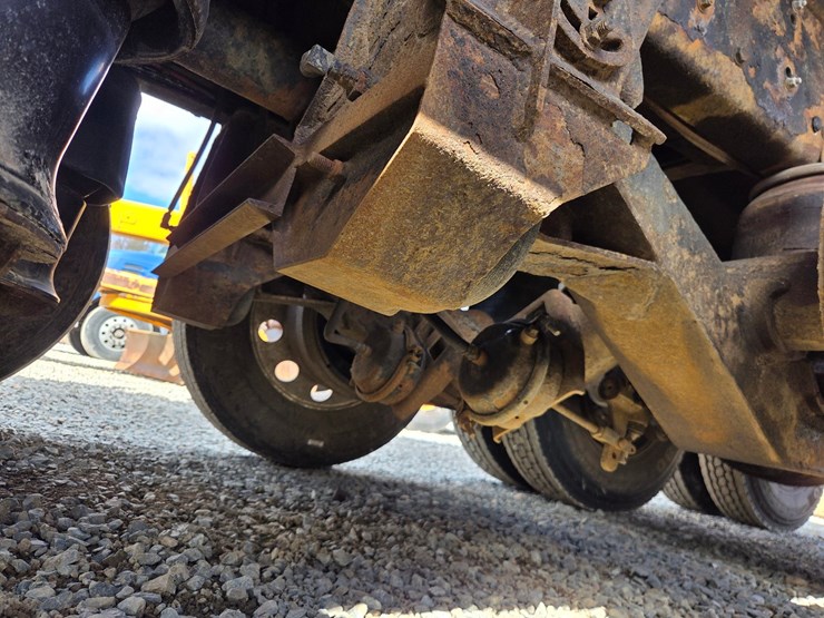 2005-massey-ferguson-8-image-43