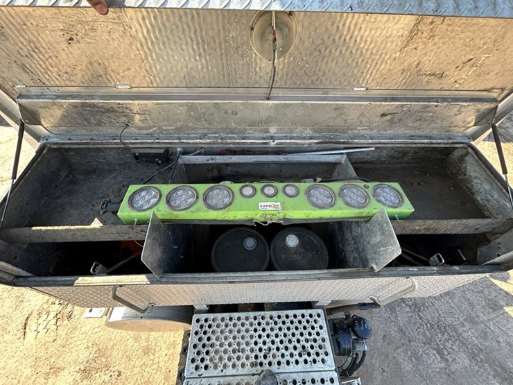 2006-kenworth-t800b-image-16