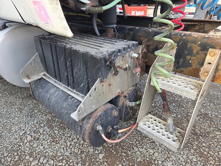 2013-international-prostar-image-20