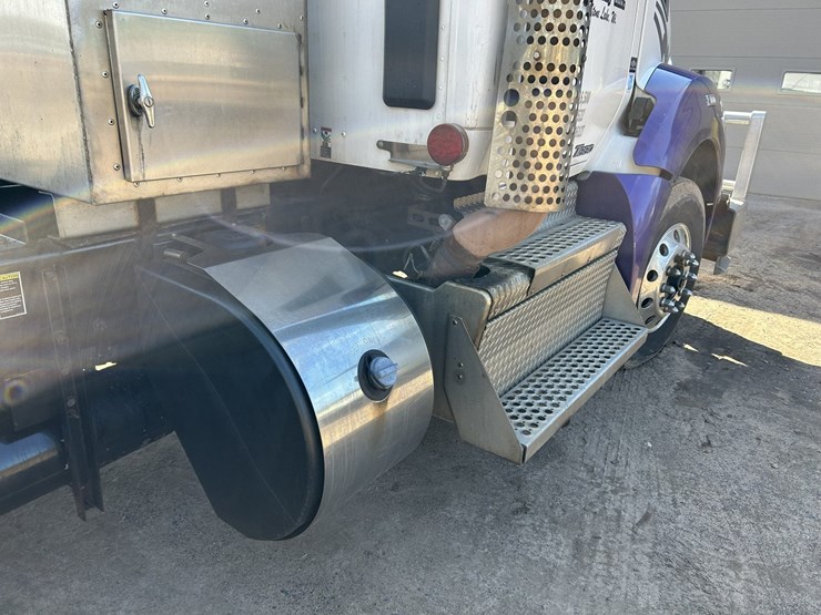 2020-kenworth-t880-image-17