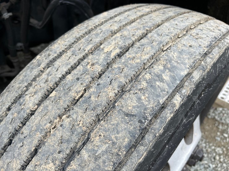 2017-massey-ferguson-8-image-80