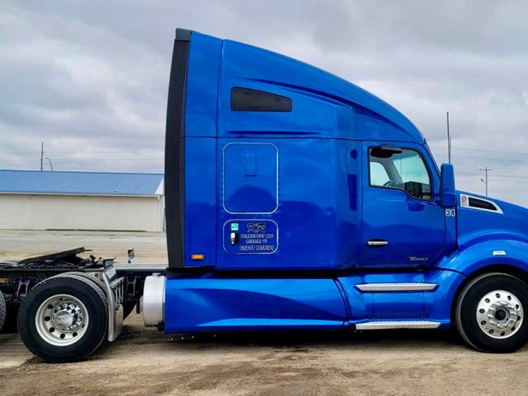 2018-kenworth-t680-image-6