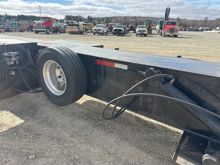 2010-massey-ferguson-8-image-24