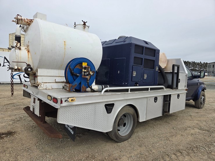 2012-massey-ferguson-8-image-5