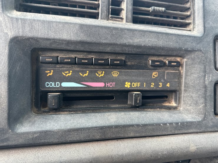 2000-gmc-t6500-image-37