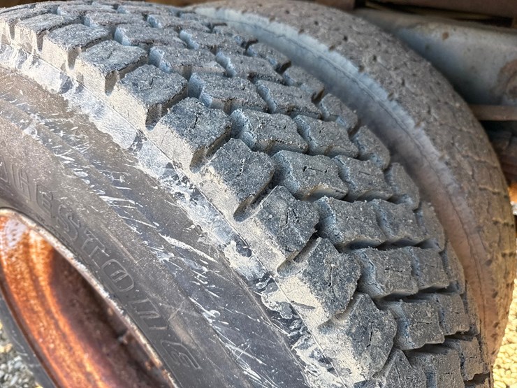 1998-freightliner-fl70-image-72