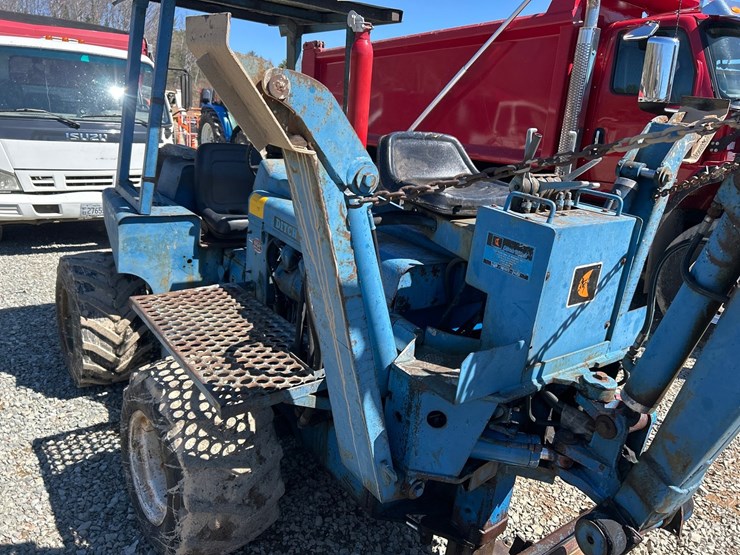 ditch-witch-r65-image-21