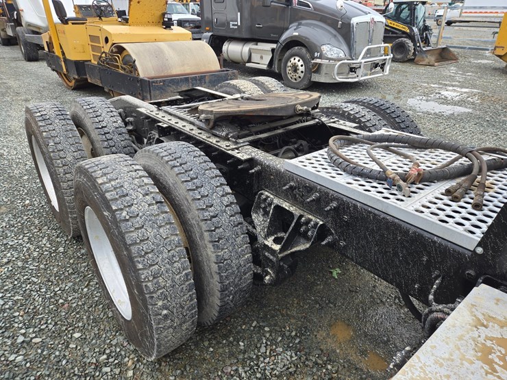 2019-international-hx620-image-21