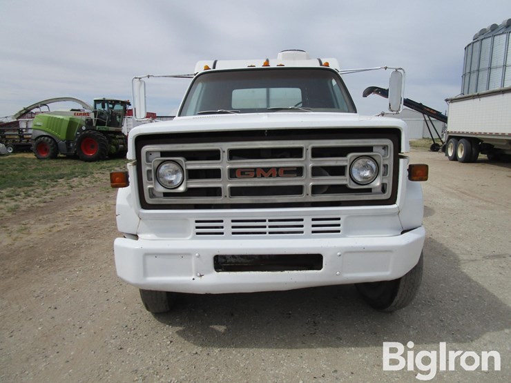 1977-gmc-6500-flatbed-truck-w/nurse-tanks-image-2