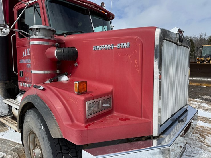 #2016-•-1990-western-star-quad-axle-dump-truck-image-11