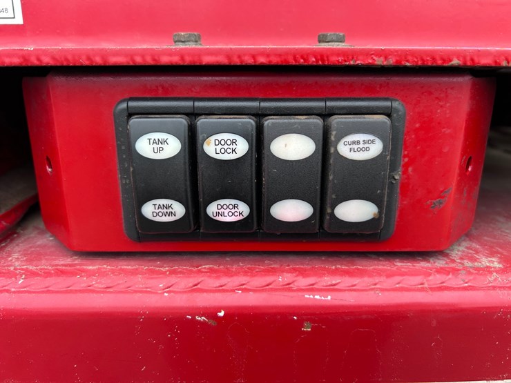 #1690-•-2013-international-7500-6x4-hydro-excavation-truck-image-45