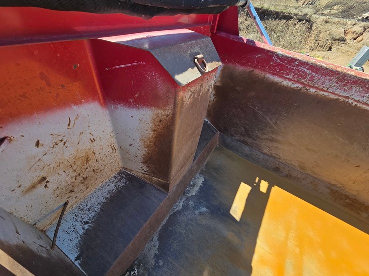 2019-international-hv613-image-28