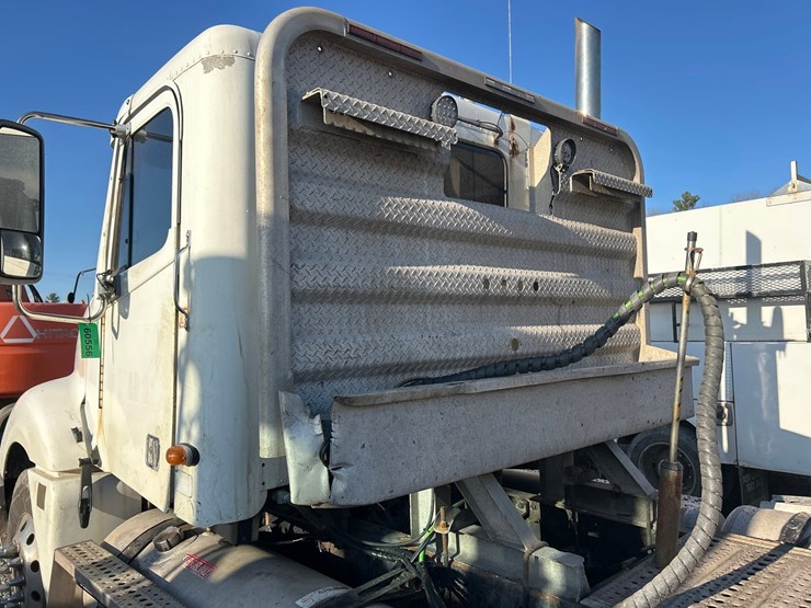 2002-massey-ferguson-8-image-16