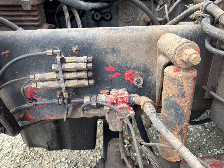 1998-massey-ferguson-8-image-12