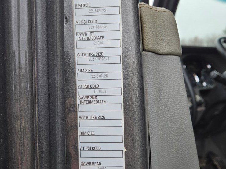 2017-kenworth-t680-image-102