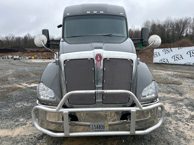 2017-kenworth-t680-image-8