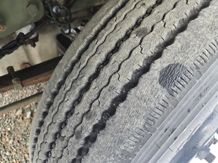 1992-massey-ferguson-8-image-79