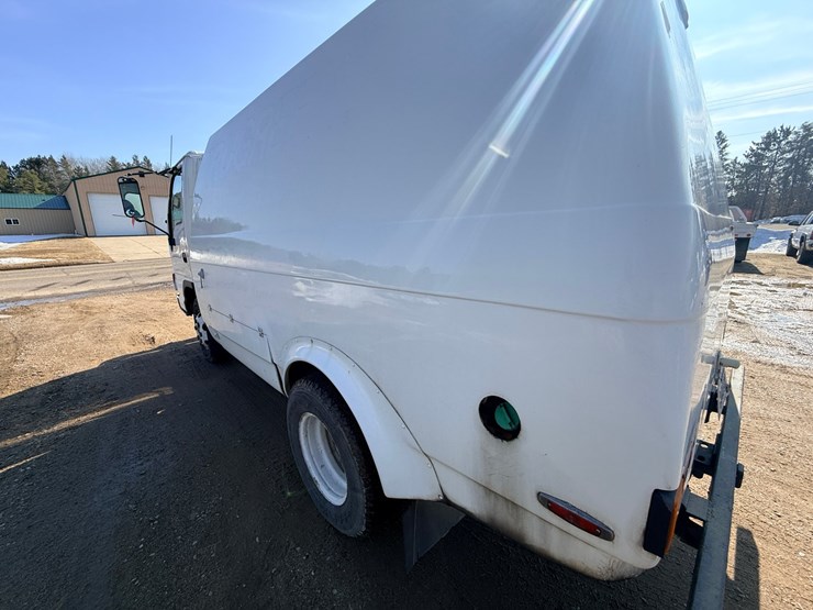 2002-isuzu-npr-image-27