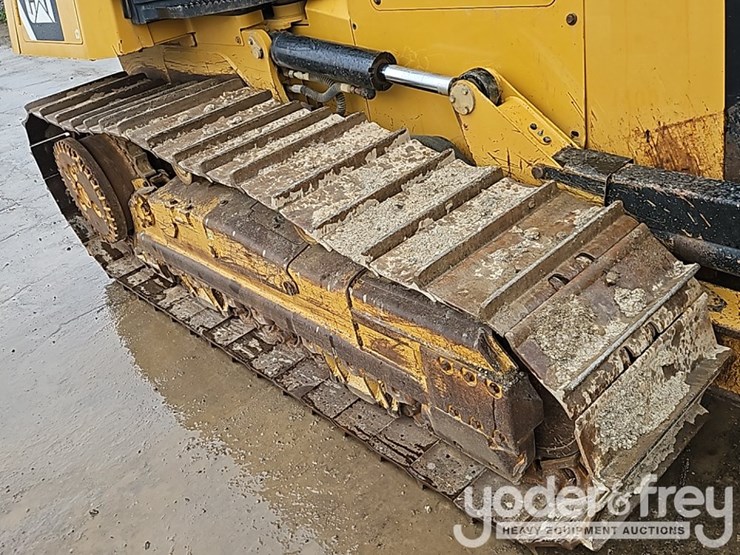 2014-caterpillar-d6k2-xl-image-12