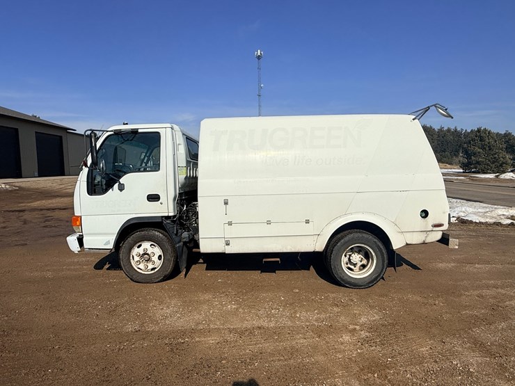 2001-isuzu-npr-image-8