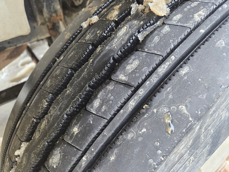 2001-massey-ferguson-8-image-71