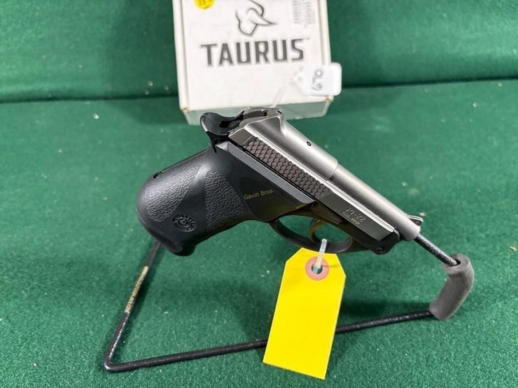 taurus-pt-22-22lr-pistol-image-2