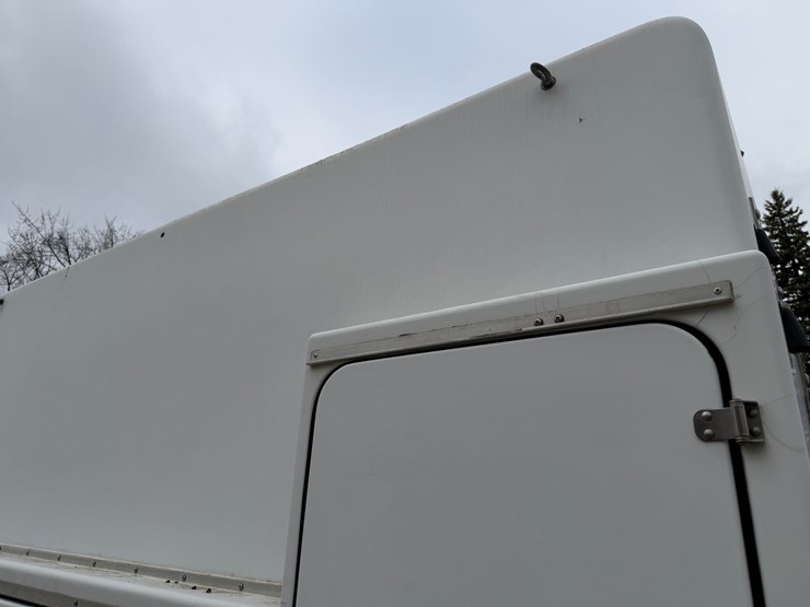 #1048-•-2009-gmc-c5500-specialty-service-truck-image-26