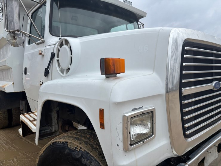 1997-ford-lt8000-image-16