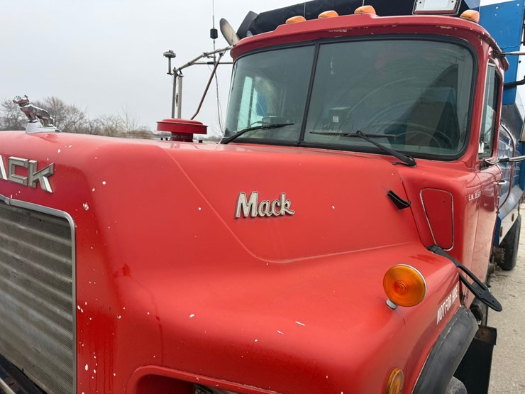 mack-dm688s-image-16