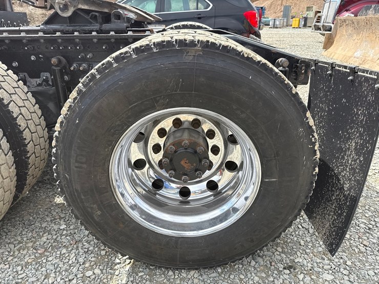 2019-massey-ferguson-8-image-65