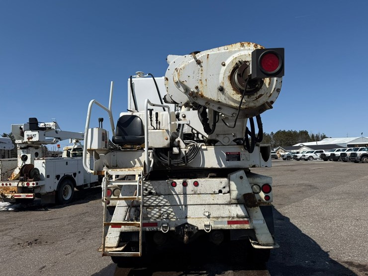 2002-freightliner-fl80-image-4