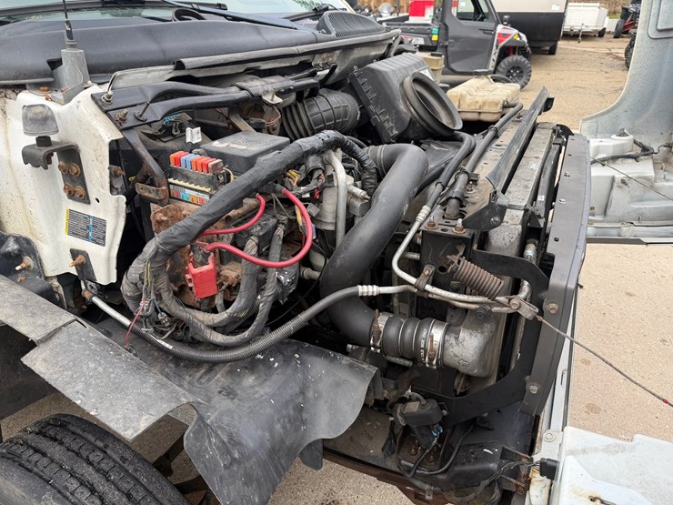 #1048-•-2009-gmc-c5500-specialty-service-truck-image-39