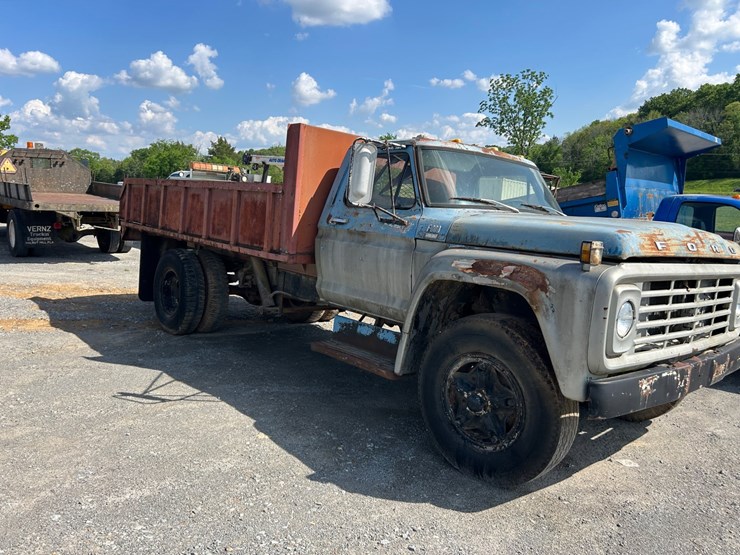 1979-ford-f800-image-2