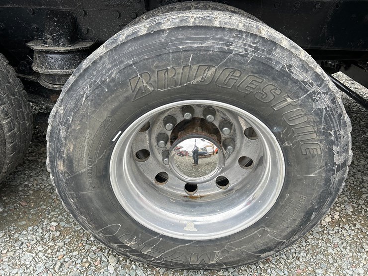 2005-peterbilt-357-image-96