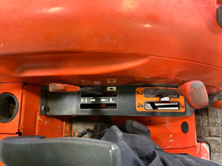 kubota-la724-image-26