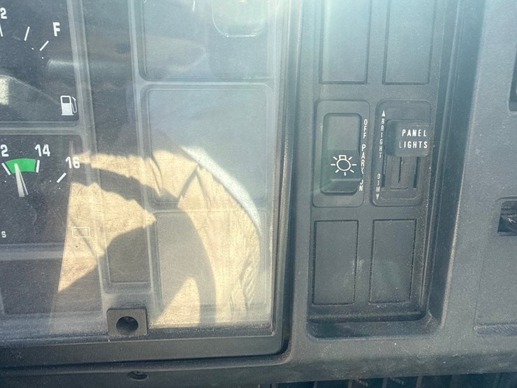 2000-international-4700-image-39