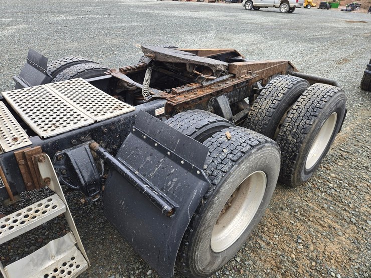 2017-kenworth-t680-image-25