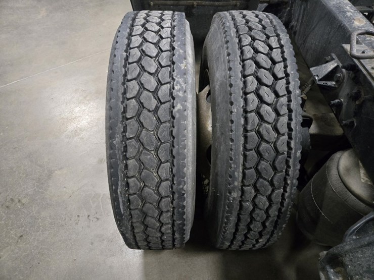 2015-kenworth-t680-image-81