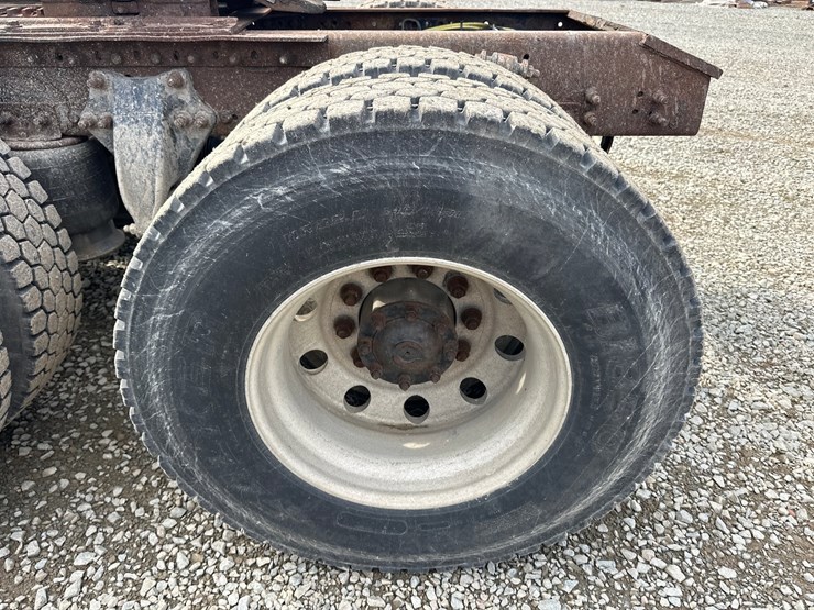 2001-caterpillar-c15-image-52