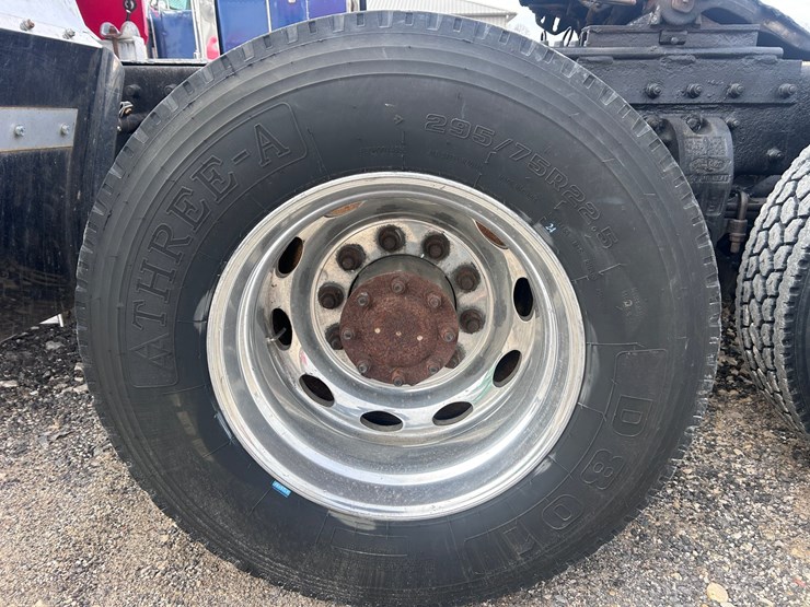 1998-peterbilt-379-image-83